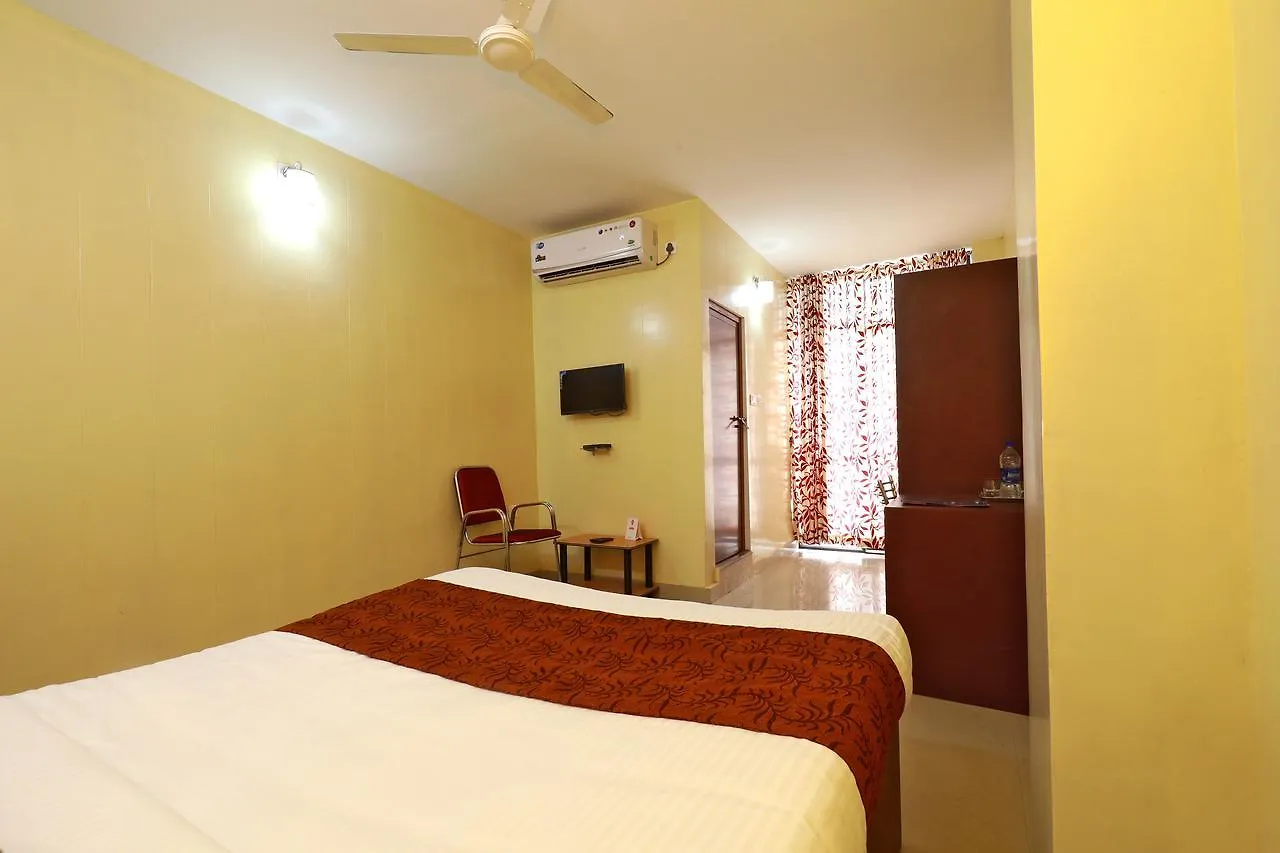 Oyo 6725 Palm Inn Alwaye