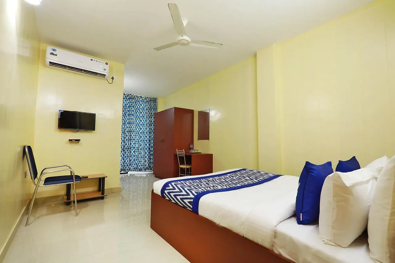 Oyo 6725 Palm Inn Alwaye India
