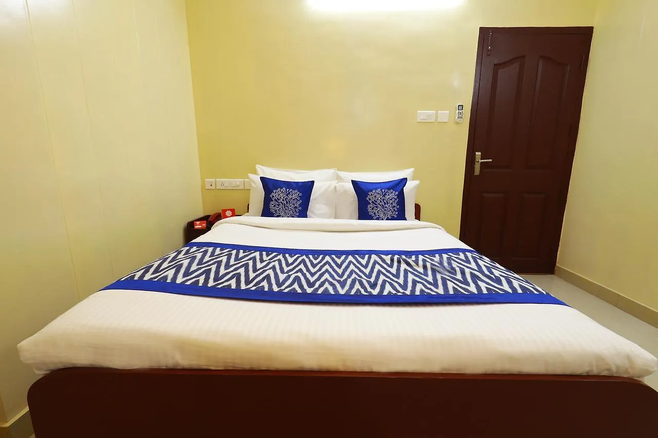 *** Hotel Oyo 6725 Palm Inn Alwaye India